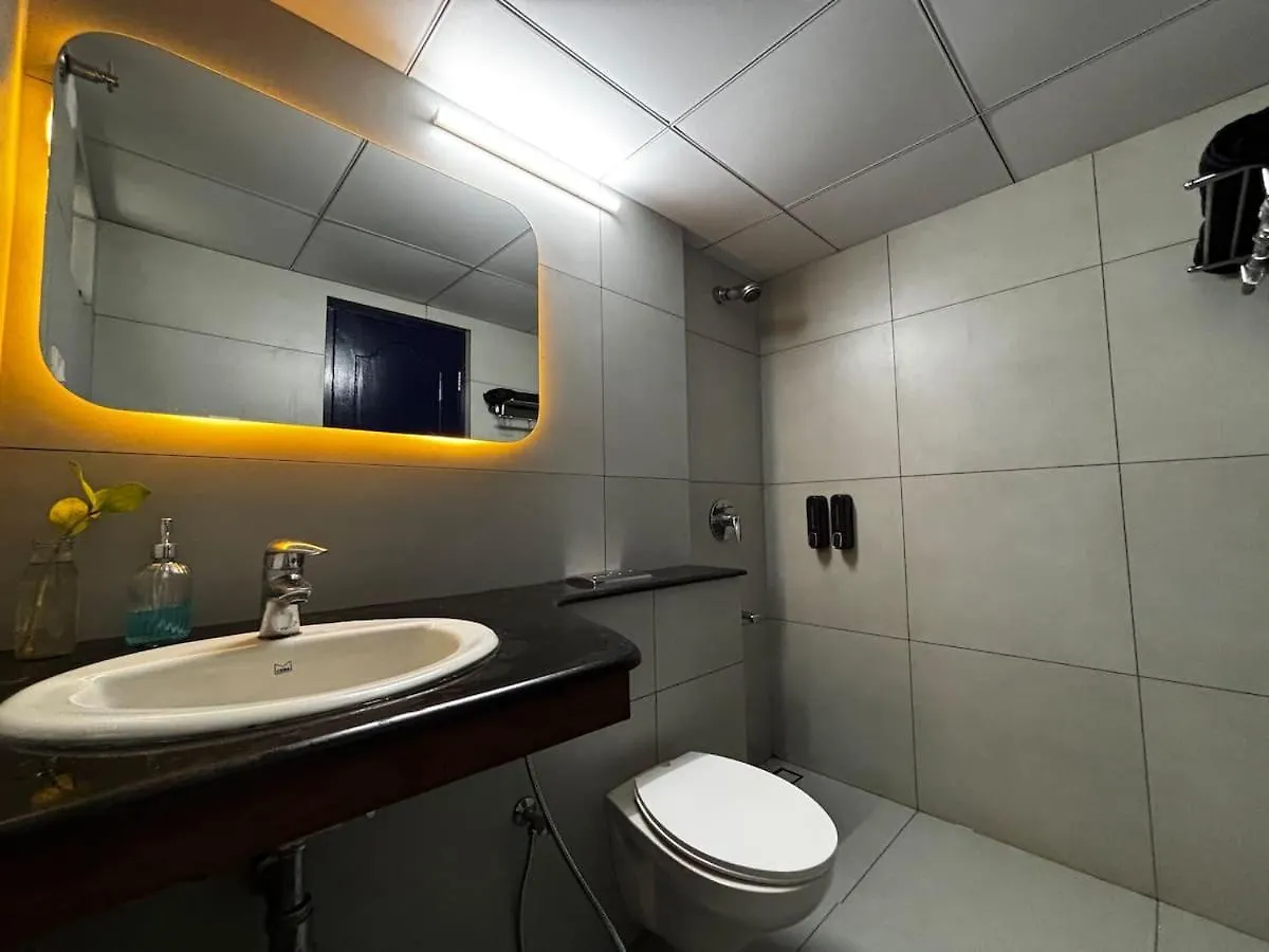 Kochi Marine Drive 3Bhk Apartment
