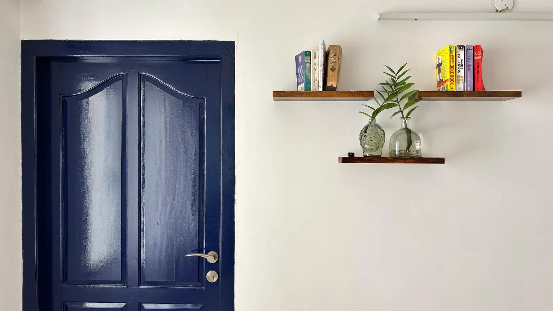Kochi Marine Drive 3Bhk Apartment